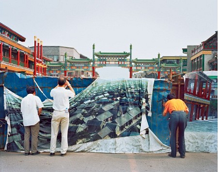 Mike Osborne, Qianmen, 2008
Inkjet print; Edition of 5, 40 x 50 in. (101.6 x 127 cm)
MOS-052